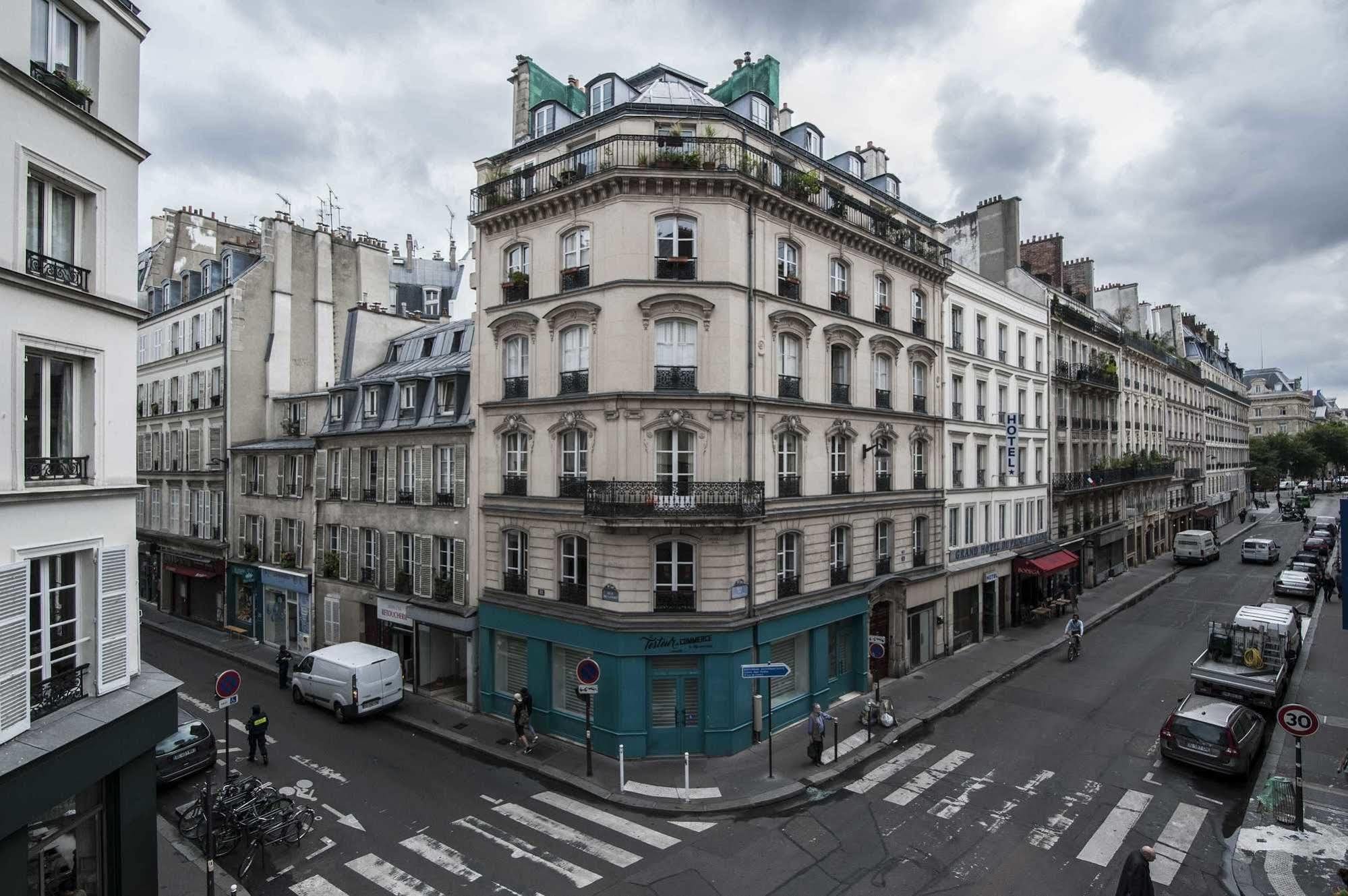 Hotel Des 3 Nations Paris Exteriör bild